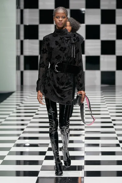 Look 97